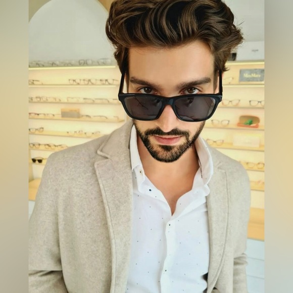 New- GUCCI GG1156S-001 57 Acetate Black-Grey
Sunglasses - Picture 9 of 17